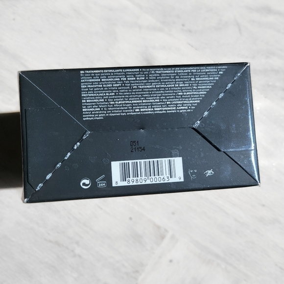 GLAMGLOW Youthmud Glow Mask - Picture 3 of 4